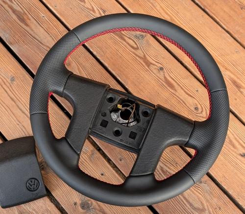 Volant cuir neuf - neuf, pour