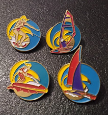 Pin’s Lot de 4 Sports Nautiques, Surf, Voile, Jet Ski, Planche à Voile TBE (125)