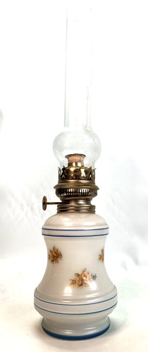 Lampe petrole opaline - lampe, a