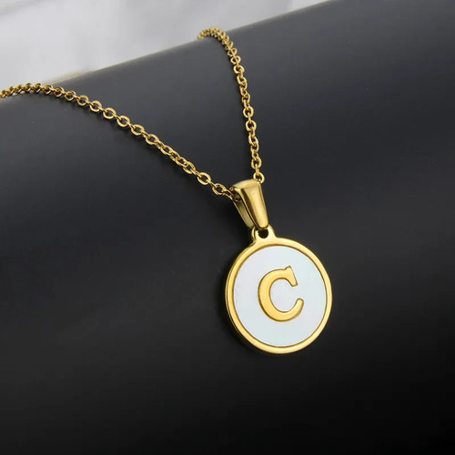 Collier pendentif lettre c - et,