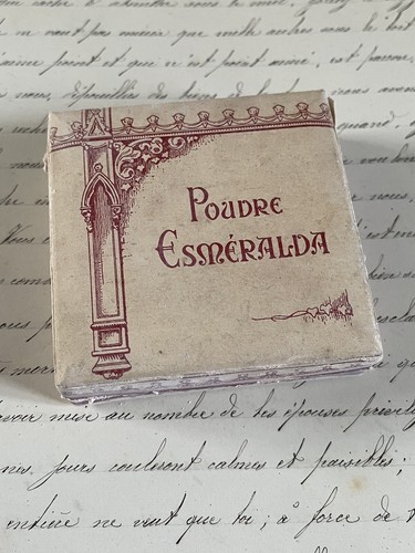 Ancienne boite poudre - poudre,