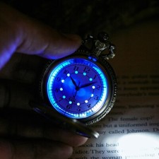 L' ETRANGE NOEL DE MR JACK:MONTRE A LED PENDENTIF DE POCHE RONDE / HALLOWEEN