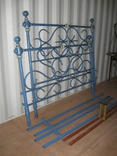 ANCIEN GRAND LIT EN FER PEINT