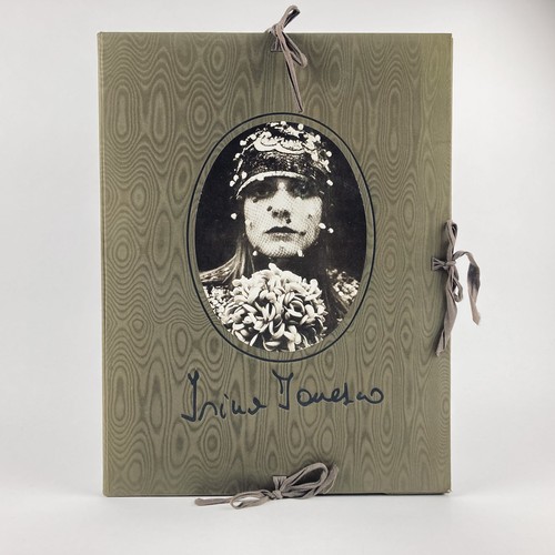 Irina ionesco liliacées - :,