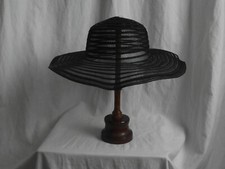 Capeline en sisal noir