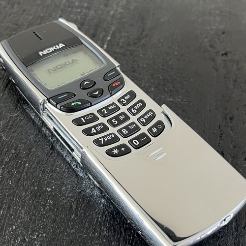Nokia 8810 factice