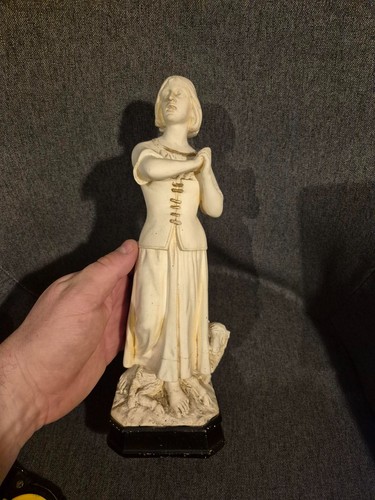 Statuette jeanne arc avec - d'arc,