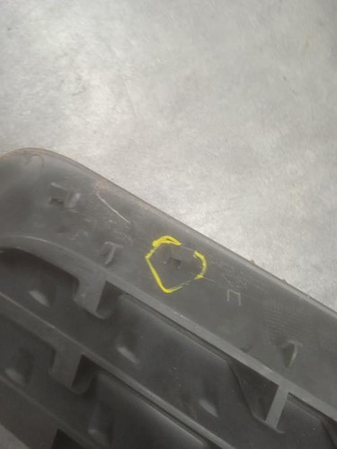 Grille calandre gauche - grille,