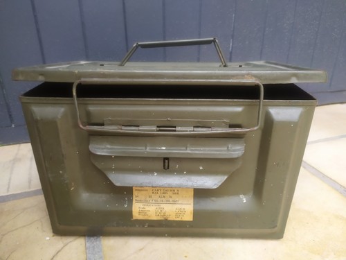 Caisse métallique militaire