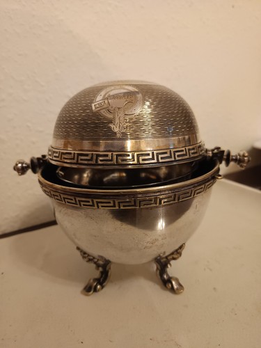 Boîte caviar antique avec - À,