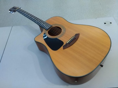 Guitare acoustique électrique