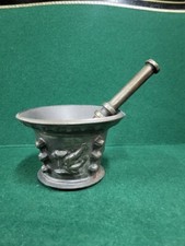 ANCIEN MORTIER AVEC SON PILON EN FONTE APOTHICAIRE N°6