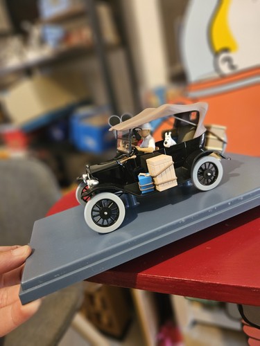 Grande voiture tintin - voiture,