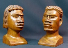 AA 1940 belle paire bustes