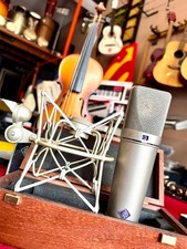 NEUMANN U87 AI (Microphone À Condensateur) + NEUMANN EA87 (Suspension Élastique)
