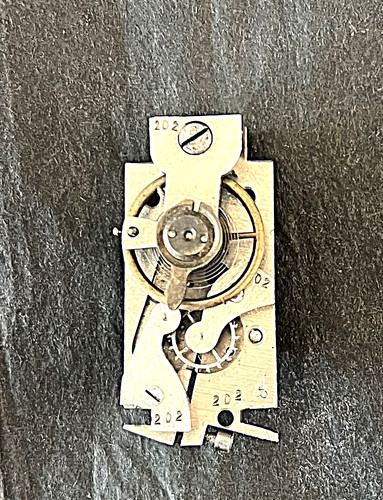 Porte échappement particulier - porte-échappement,
