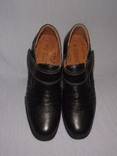 Paire de chaussures neuves noires "La bottine souriante"