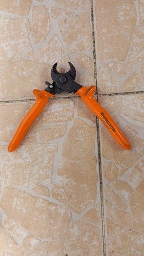 Pince coupe câble - pince,