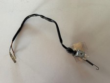 UN CAPTEUR DE FREIN ARRIÈRE