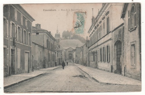 Cpa vaucouleurs rue de - :,