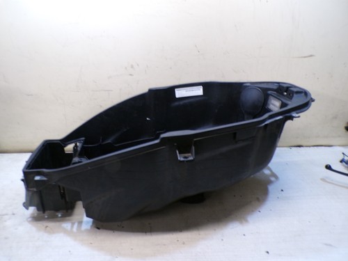Coffre casque sous - coffre, a