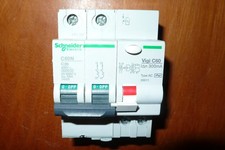 DISJONCTEUR DIFFERENTIEL 20A 300mA SCHNEIDER ELECTRIC 2POL PROTEGE 20AMPERE 10KA
