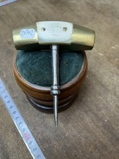 coup de poing perce fut outil