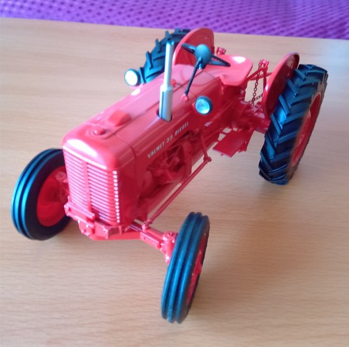 Rare maquette tracteur valmet - rare,