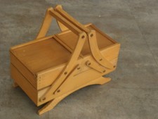 Ancienne boîte à couture tricot âge atomique bois design rangement porte-à-faux étui artisanat