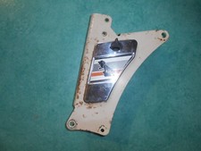 Montant de selle / boite à outils Peugeot 103 beige