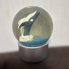 Boule à neige dauphin