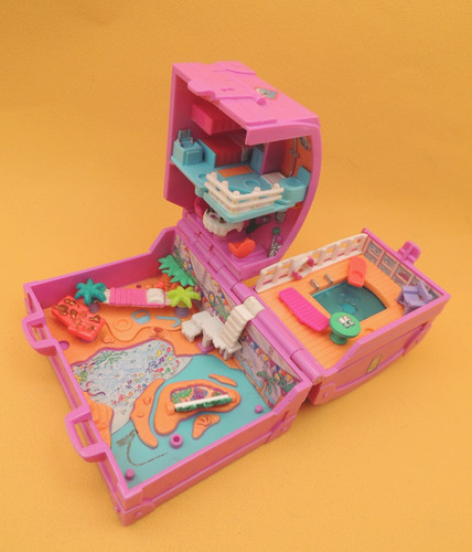 Polly pocket - pocket, n