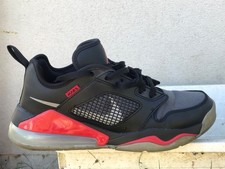 Jordan mars 270 Low, pointure 44, noir et rouge, avec boîte d’origine.