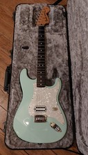 Fender Tom DeLonge Artist