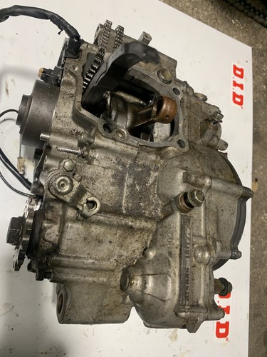 Piece bas moteur yzf 250 - moteur, boite
