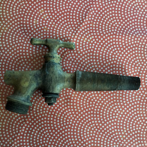 Ancien robinet tonneau - ancien,