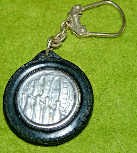 Ancien porte clés - , a
