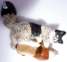 KLIMA k442 Miniature statuette en porcelaine - CHAT JOUEUR CHAUSSURE SOURIS N°4