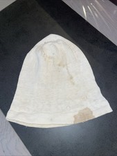 ancien bonnet de nuit  en l’état