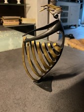 H.L RUDOLF,Wien personnage féminins En métal laqué noir et doré, signés H