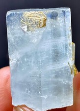 Beau cristal aigue-marine de