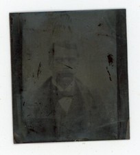 PHOTO CDV ferrotype, un homme en costume noeud papillon