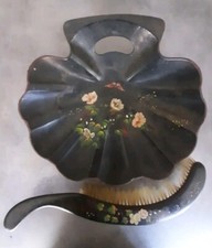 Ramasse-miettes et pinceau - Napoléon III - Décor Fleurs ,feuille,papier Mâché. 