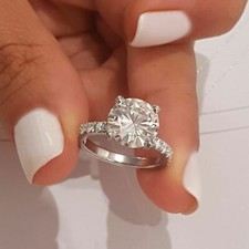 Bague de fiançailles en or