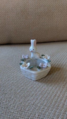 Vide poche lapin panier