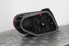 Feu arriere principal droit