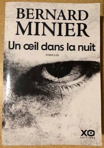 Livre œil dans nuit - livre,