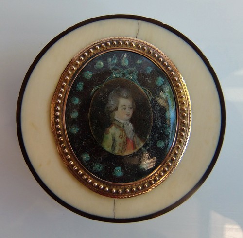 Boite xviii or ecaille - xviii°,
