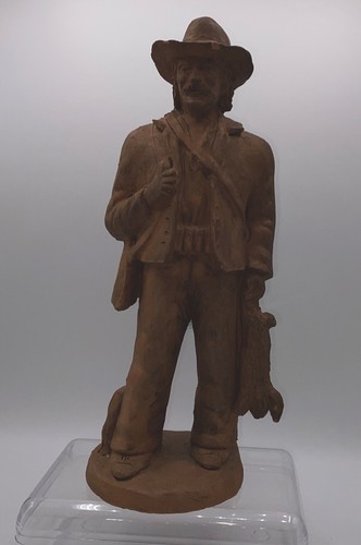 Ancienne statue chasseur - le,