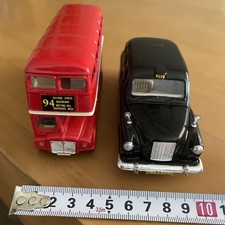 Voitures miniatures (2 bus à